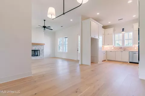 Dining - 126 Trace Pointe Pl, Clinton, MS 39056 photo 3 of 4