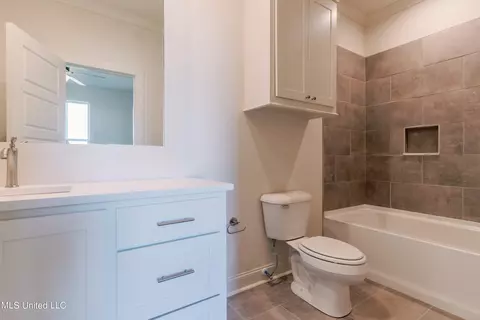 Bath - 126 Trace Pointe Pl, Clinton, MS 39056 photo 6 of 12