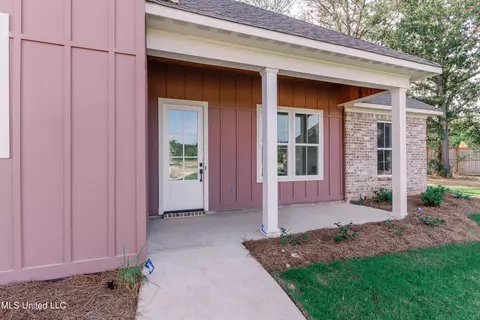 Exterior - 126 Trace Pointe Pl, Clinton, MS 39056 photo 9 of 18