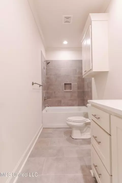 Bath - 126 Trace Pointe Pl, Clinton, MS 39056 photo 11 of 12