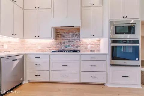 Kitchen - 126 Trace Pointe Pl, Clinton, MS 39056 photo 3 of 3