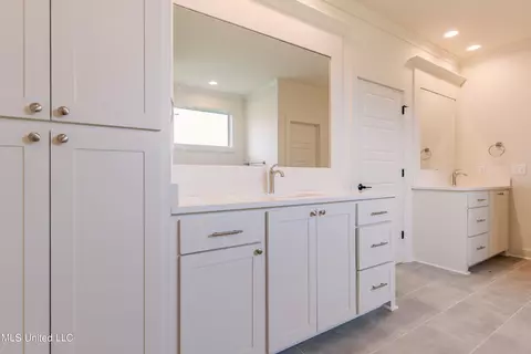 Bath - 126 Trace Pointe Pl, Clinton, MS 39056 photo 5 of 12