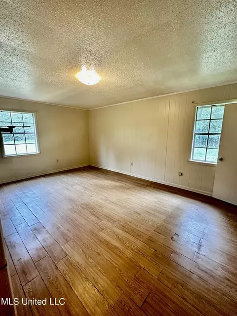 8536 Augusta Rd, Moss Point, MS 39562 photo 12