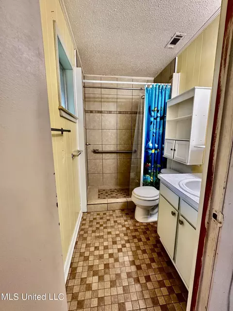8536 Augusta Rd, Moss Point, MS 39562 photo 13