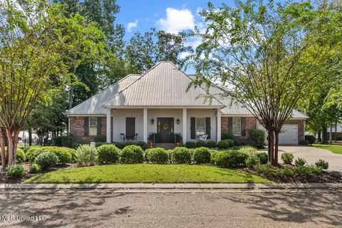 107 Northshore Pt, Madison, MS 39110