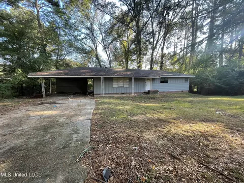 2718 E Benwood Dr, Jackson, MS 39204