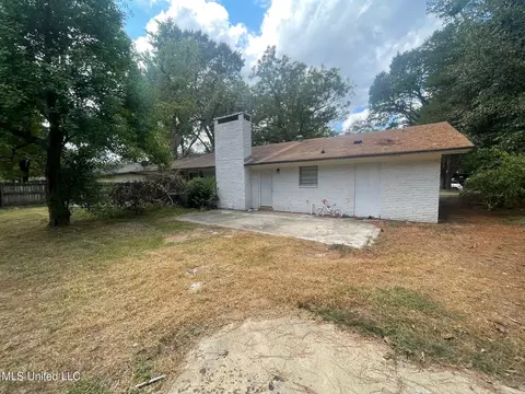 5862 Canton Park Dr, Jackson, MS 39211 photo 2
