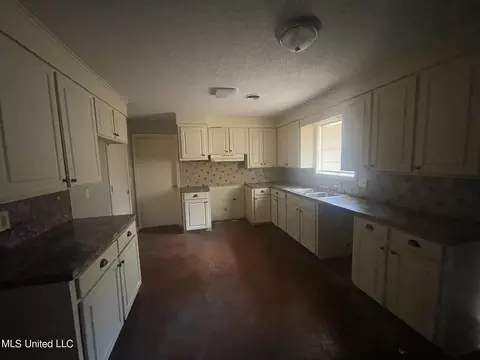 5862 Canton Park Dr, Jackson, MS 39211 photo 6