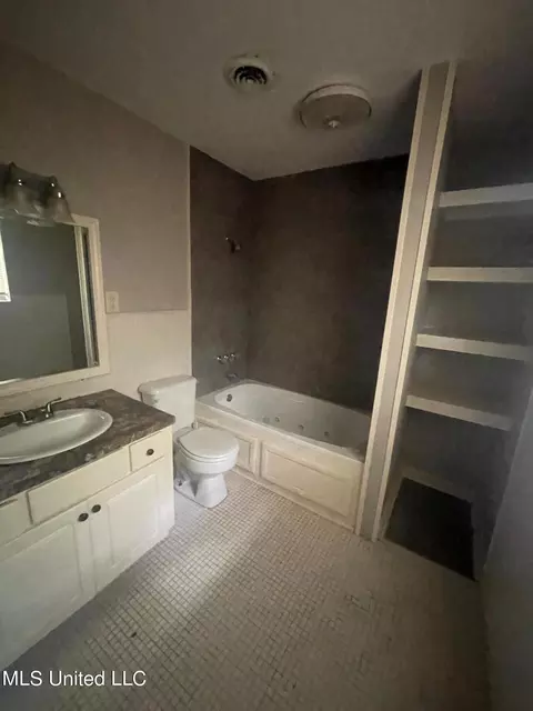 5862 Canton Park Dr, Jackson, MS 39211 photo 11