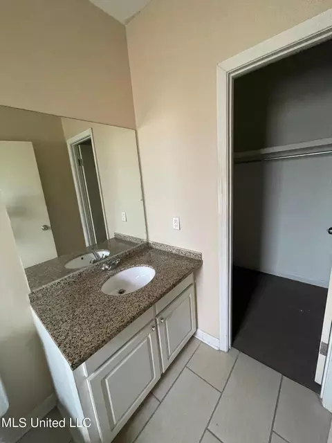 790 Hunter Ln, Jackson, MS 39212 photo 12