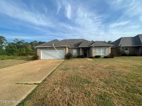 790 Hunter Ln, Jackson, MS 39212