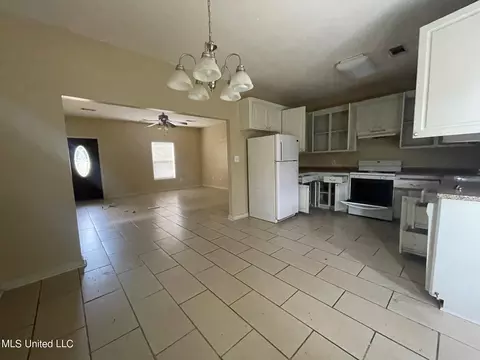 790 Hunter Ln, Jackson, MS 39212 photo 5