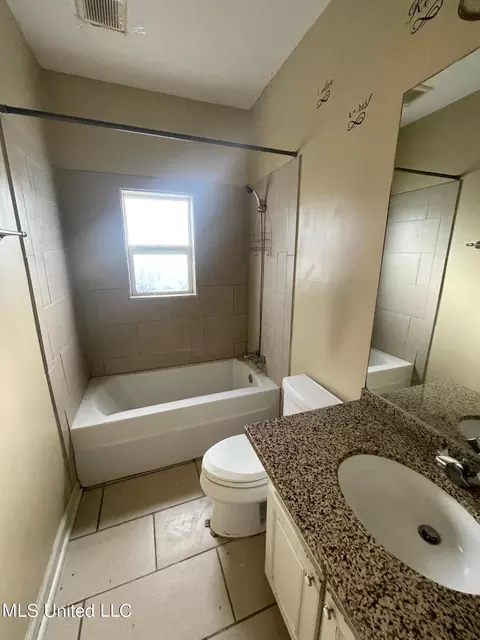 790 Hunter Ln, Jackson, MS 39212 photo 8