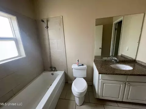 790 Hunter Ln, Jackson, MS 39212 photo 11