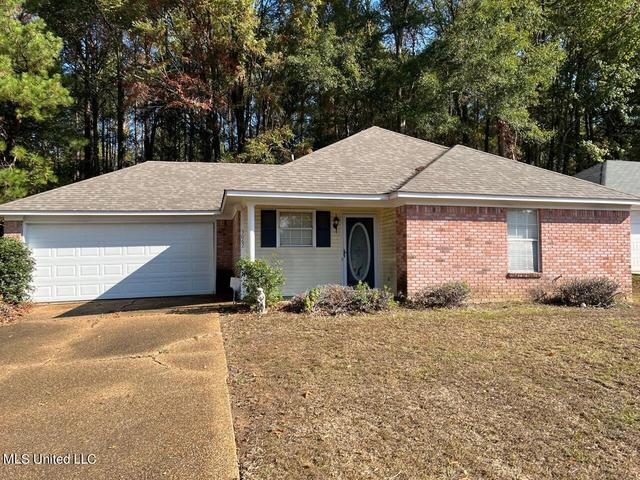 5062 Womack Dr, Byram, MS 39272