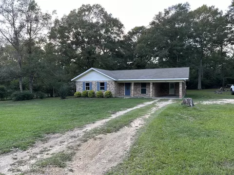 168 Terry Ln, Carriere, MS 39426