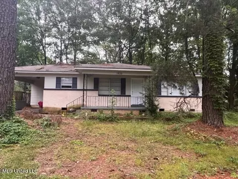 1826 Wisteria Dr, Jackson, MS 39204