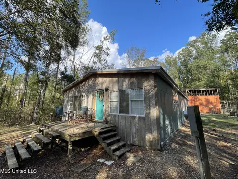 1169 Barnes Rd, Canton, MS 39046