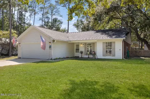 1405 Ash St, Ocean Springs, MS 39564