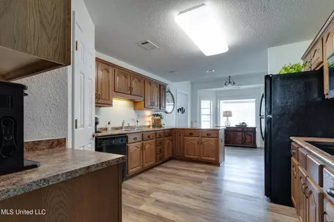 2258 Legends Dr, Nesbit, MS 38651 photo 8