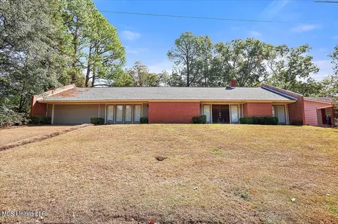 306 Hester St, Clinton, MS 39056