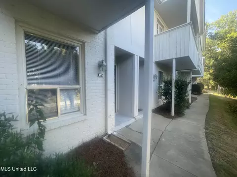550 Post Rd #115, Ridgeland, MS 39157