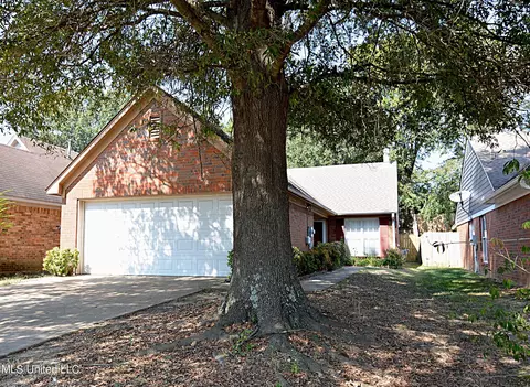 1222 N Payton Dr, Southaven, MS 38671