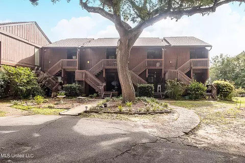 202 Lakeside Villa #A, Diamondhead, MS 39525