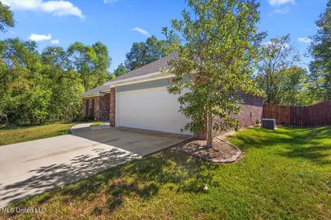 136 Gaddy Dr, Byram, MS 39272 photo 5