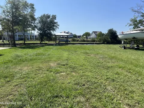 2169 Mole Dr, Bay Saint Louis, MS 39520