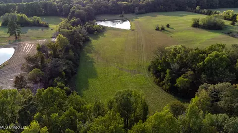 857 Sharon Rd, Canton, MS 39046