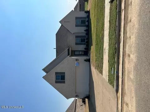 3074 Leatherman Dr, Lake Cormorant, MS 38641