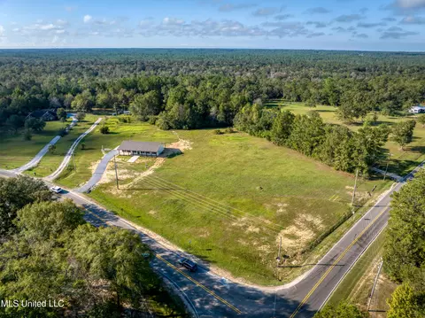 13825 Wolf River Rd, Gulfport, MS 39503