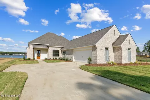 192 Lake Ridge Dr, Madison, MS 39110