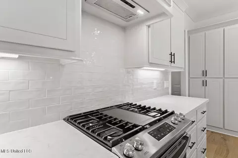 Kitchen - 101 Lakecrest Dr, Madison, MS 39110 photo 6 of 7