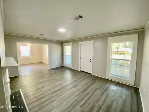 227 Broadmoor Dr, Jackson, MS 39206 photo 4