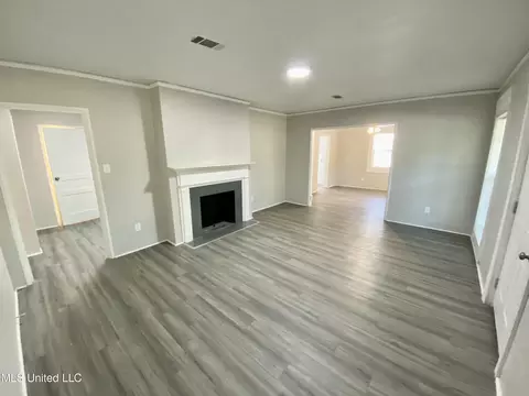 227 Broadmoor Dr, Jackson, MS 39206 photo 3
