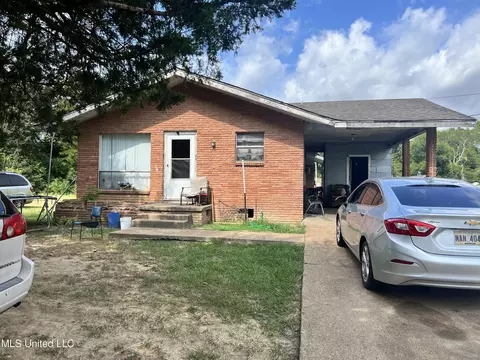 573 Doctor Mlk Jr Dr, Canton, MS 39046