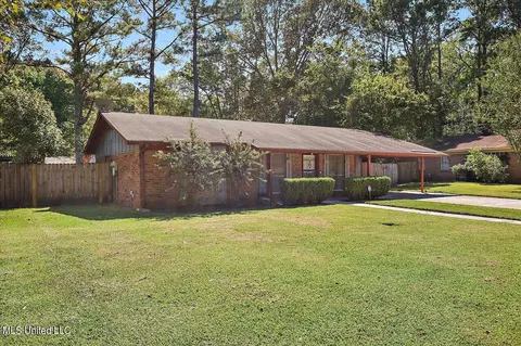 119 Mayfair Dr, Jackson, MS 39212 photo 2