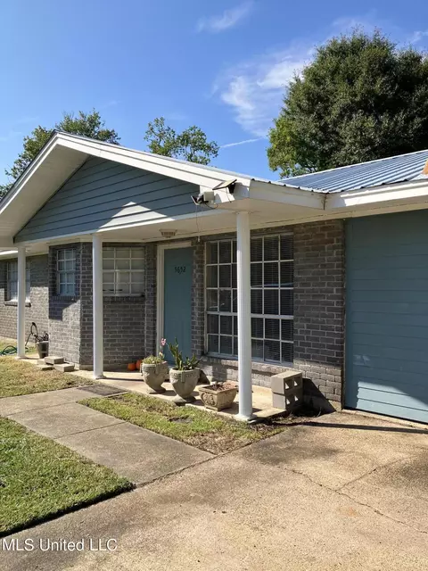 5652 Picadilly Circus Cir, Gautier, MS 39553