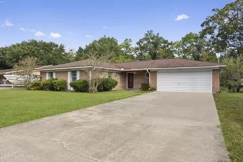 1030 Del Norte Cir, Pascagoula, MS 39581