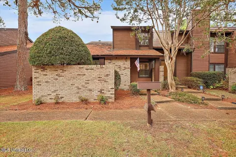 33 W Cascades Cir, Clinton, MS 39056