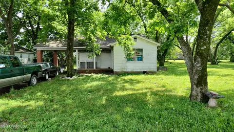 408 End St, Cleveland, MS 38732