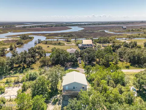 10010 E Bayou Rd, Bay Saint Louis, MS 39520