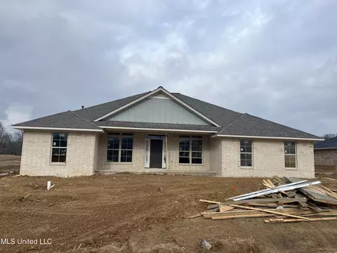 5894 Sara Ann Ln, Horn Lake, MS 38637