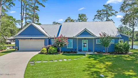 103 Pine Grove Ln, Florence, MS 39073