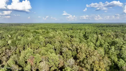 00002 Natchez Trace Pkwy, Canton, MS 39046