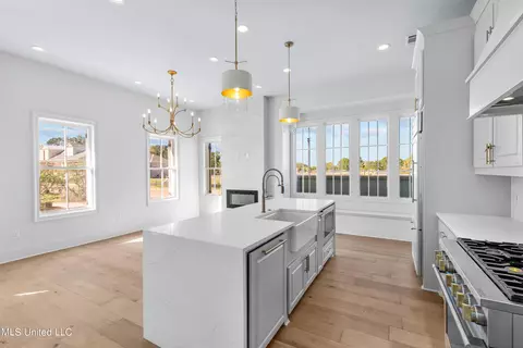 Kitchen - 218 Amelia Cir, Madison, MS 39110 photo 4 of 8