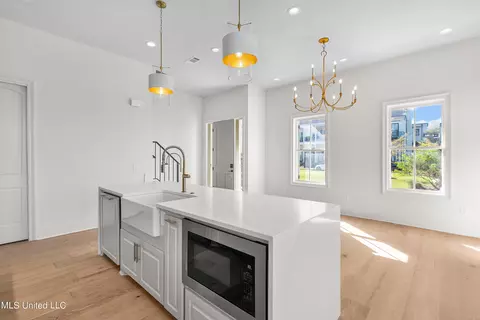 Kitchen - 218 Amelia Cir, Madison, MS 39110 photo 7 of 8
