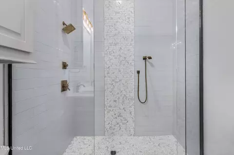 Bath - 218 Amelia Cir, Madison, MS 39110 photo 3 of 8